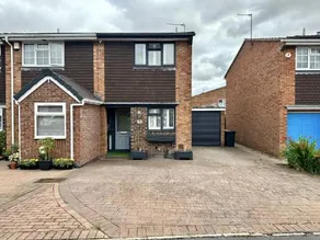 Fantastic 2 Bed House with Parking Hosted by Hutch Lifestyle - Image 2