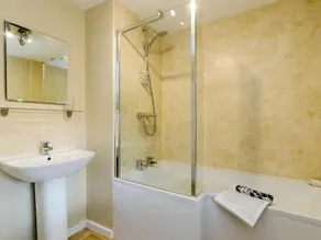 Backstone Bank Farmhouse - Image 2