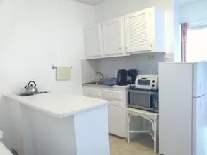 Chateau Blanc Apartments On Se - Image 5