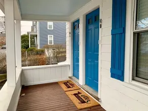 Bright 2 Br, Pets Welcome, Steps to Lake, Restaurants and Train - Image 3