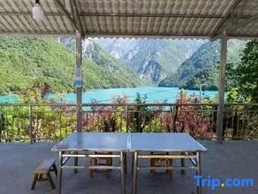 Wenxian Tianchi Bishui Homestay - Image 3