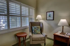 La Avenida Inn - Image 2