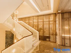 Golden Spring Hotel - Image 5