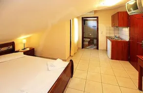 Maria Apartments - Image 5