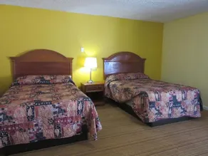Relax Inn Tyler - Image 3