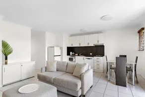 1 Bedroom Ground Level Unit in Noosaville Resort - Image 2
