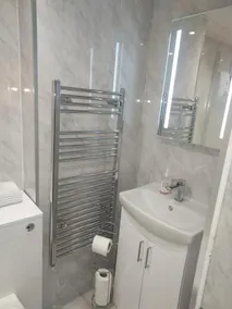4b Wentworth Street Apartment - Image 2