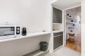 Central Apartment In Syntagma - Image 4