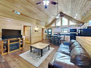 Emilys Hideaway Cabin - Image 2
