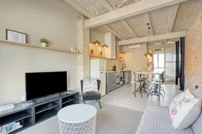 Cozy Apartment in the Heart of the City - Image 2