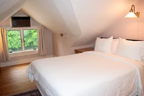Apple Tree Inn - Image 2