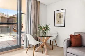 Stylish 1-Bed in the Heart of Sydney's Inner West - Image 3