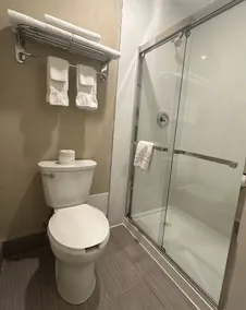 Comfort Inn Port Hope - Image 3