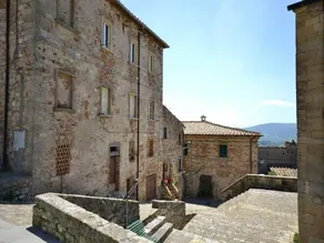 Cozy Holiday Home in Montecastelli Pisano with Balcony - Image 4