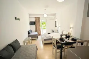 Mitika Hotel Apartments - Image 3