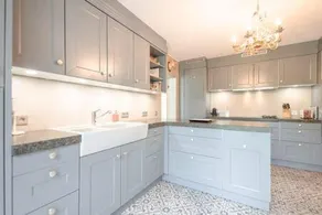 Palatial Home - Sauna & Private Yard ID94 - Image 4