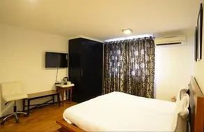 Summit Renaissance Hotel And Spa - Image 3