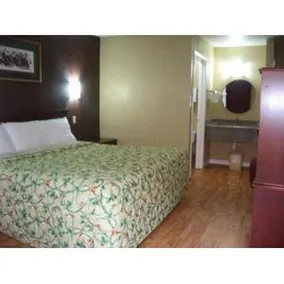 Bear Creek Inn - Image 2