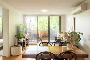 Charming 1BR in Fitzroy w/ Parking, Pool, + Gym! - Image 2