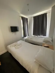 Buckingham Self Catering House - Image 3