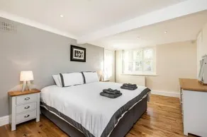Luxury apartment in the centre of Winchester - Image 5