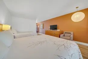 Pioneer Inn & Suites - Image 3