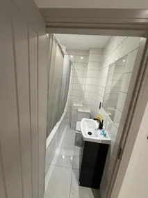 Beautiful 2-Bedroom Apartment with Parking - Image 3