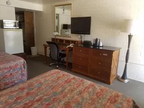 Cedar Motel - Image 3