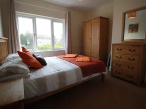 Cardiff Holiday Homes Park Avenue Apartments - Image 5