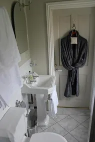 Hazel Manor - Image 3