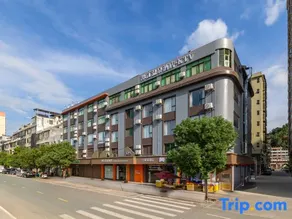 Tanjiang Hot Spring Hotel - Image 2