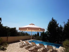 6 Emerald Bay - Image 2