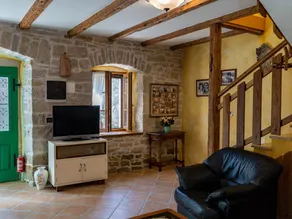 Comfortable holiday home with pool - Image 5