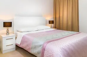 Surbiton Hills Apartment - Image 5
