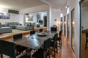 Made iN2 Creative Guest House - Image 5