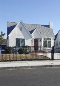 Gated Contemporary 3 bedroom - 2 bathroom Home in South LA plus Parking - Image 5