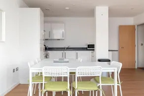 Business Executive Suite - Image 3