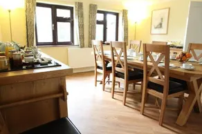 Linden Bed & Breakfast - Image 2
