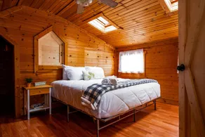 Crimson Cottage - Image 4