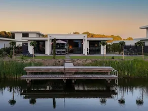 Luxury villa with veranda screen SUPs and canoe - Image 4