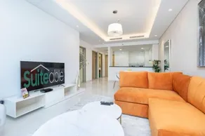 Opulent Hollywood Styled Flat in Paramount Tower - Image 4