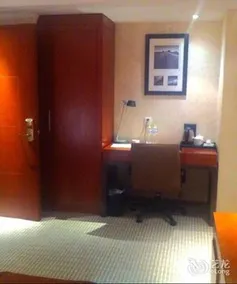 Iris Orchard All Suites Hotel (Tangshan Convention Center) - Image 3