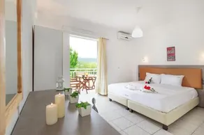 Vamvini Hotel - Image 2