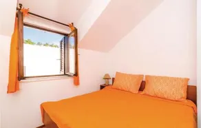 Four Bedroom Holiday Home in Kolocep - Image 3