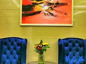 Yiju Hotel (Chongqing Huaxi Culture and Sports Center Dajiang Light Rail Station) - Image 4