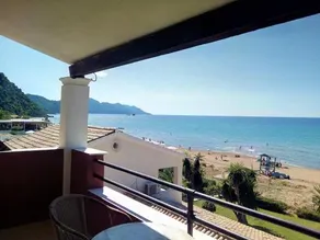 Pelago Glyfada Seafront Beach House - Image 4