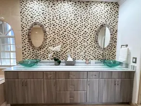Spacious and Luxurious 4bd 3br House Pool Tub BBQ Private - Image 5