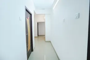 Fabhotel Krystal - Image 2