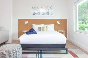 Stylish One Bedroom Apartment In El Portal #4 - Image 2