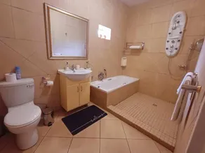 Lauriston Guesthouse - Image 3
